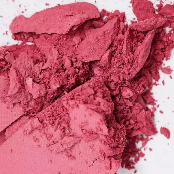 Mac Cosmetics Powder Kiss Soft Matte Eyeshadow - Picture 2 of 7